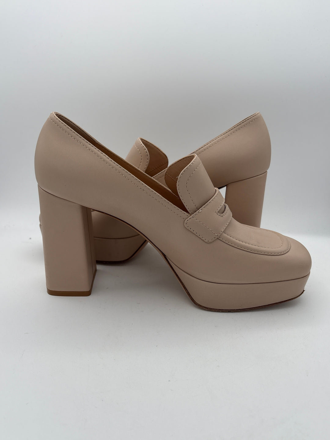 Gianvito Rossi Women Beige Leather Block Heel Loafers Size 10