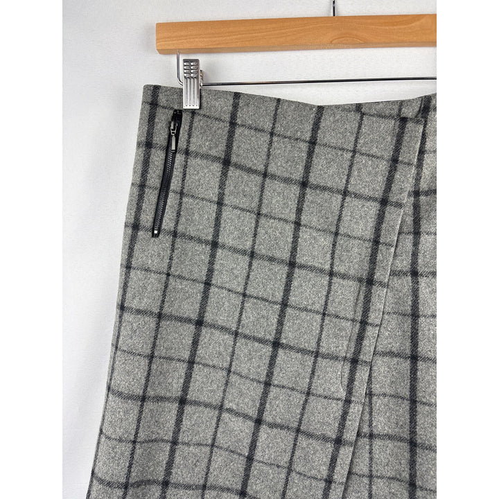 Women’s Lila Rose Size 4 Grey Wool Asymmetrical Plaid Skirt