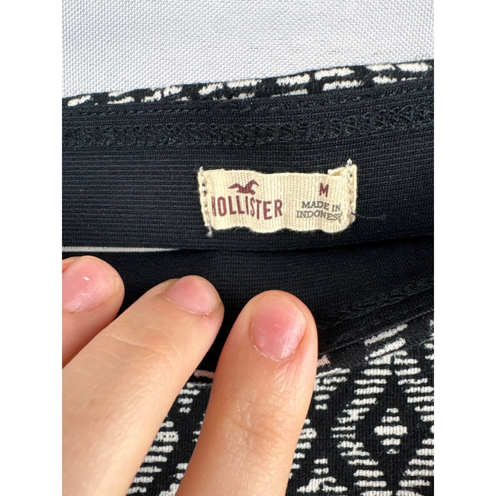 Women’s Hollister Medium Black &amp; White Abstract Patterned Asymmetrical Skirt