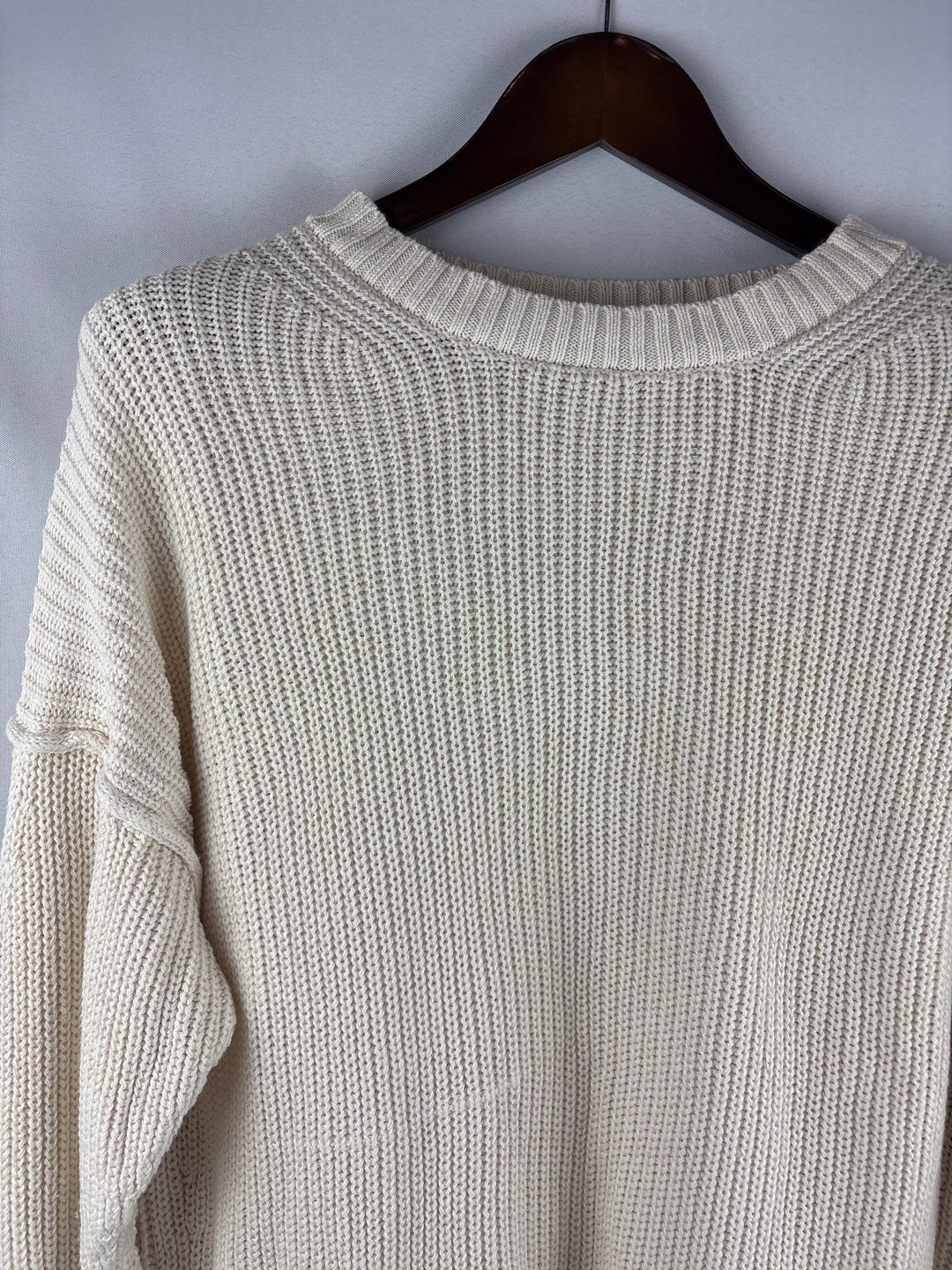 Women’s American Eagle Medium Cream Knit Crewneck Sweater