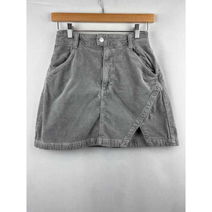 Women’s Pilcro Size 2 Light Grey Corduroy Mini Skirt