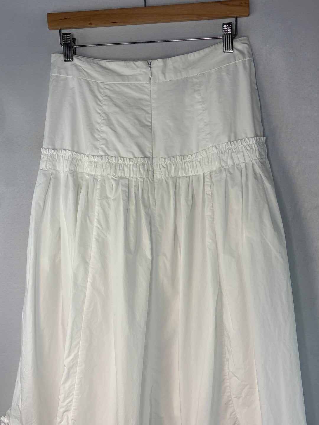 Casual White Tiered Maxi Skirt For Women With Two Front Pockets