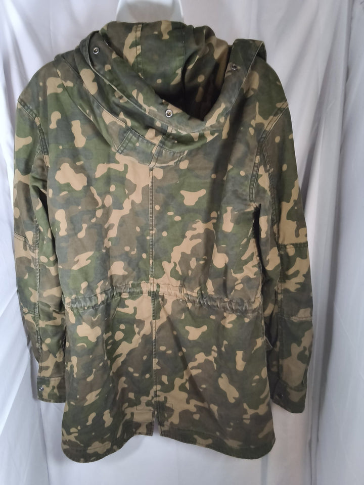 Gap Hooded Camouflage Military Utility Jacket With Cargo Pockets and Zip Front