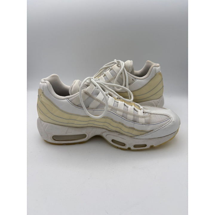 Nike Size 8.5 White Air Max Running Shoes