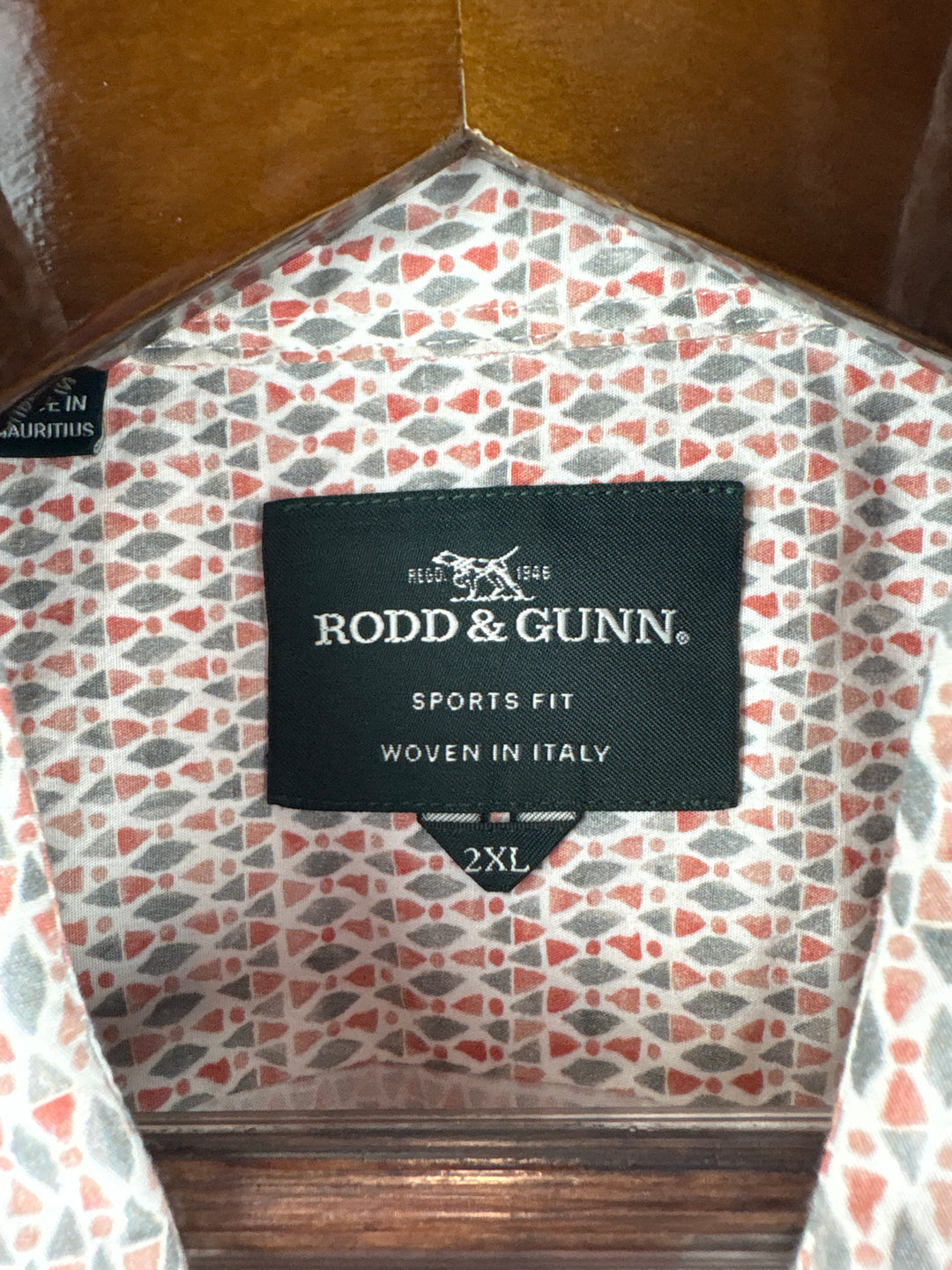 Men’s Rodd &amp; Gunn 2XL Red &amp; Gray Abstract Pattern Button Up