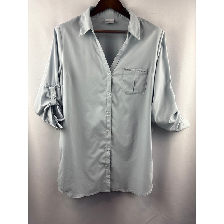 Women’s Columbia Large Light Blue Gray Button Up Shirt