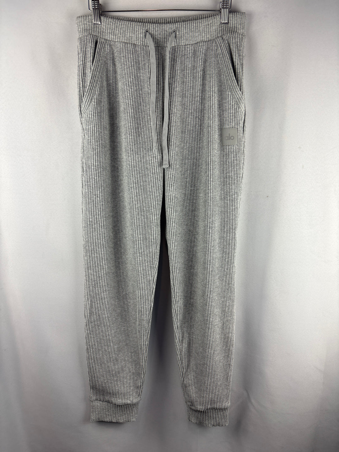 Women’s Alo Yoga Medium Light Gray Ribbed Lounge Pants