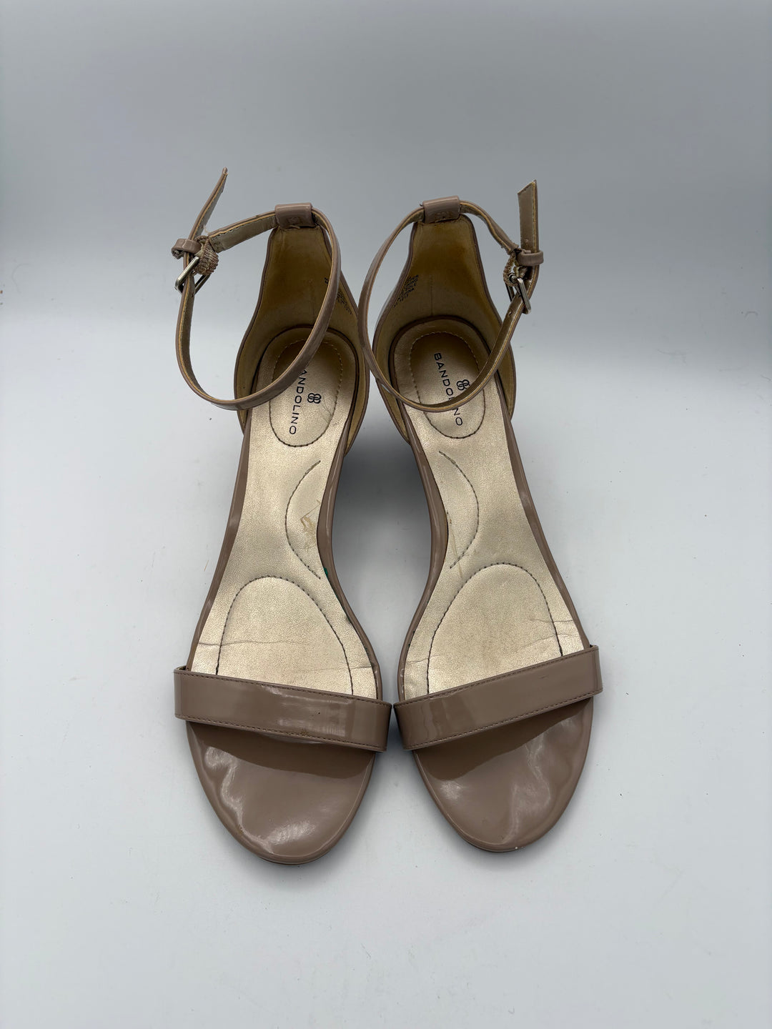 Women’s Bandolino Size 8.5 Nude Patent Leather Sandal Wedges