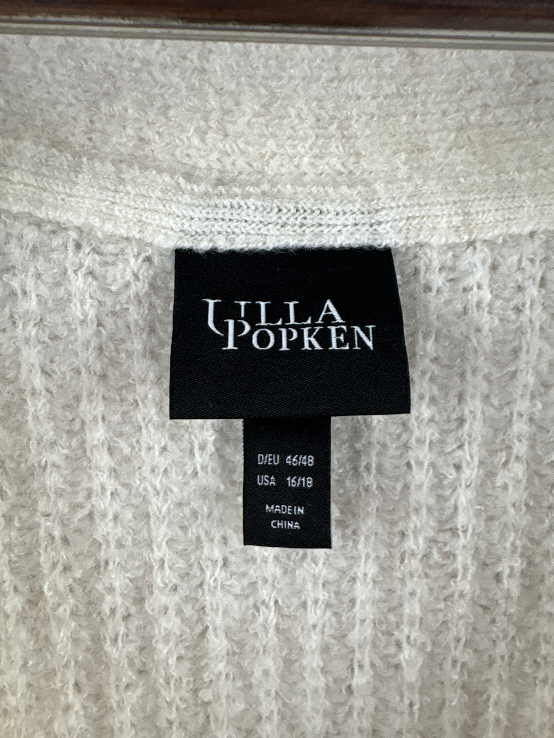 Women’s Ulla Popken Size 16/18 Cream V-Neck Sweater Vest