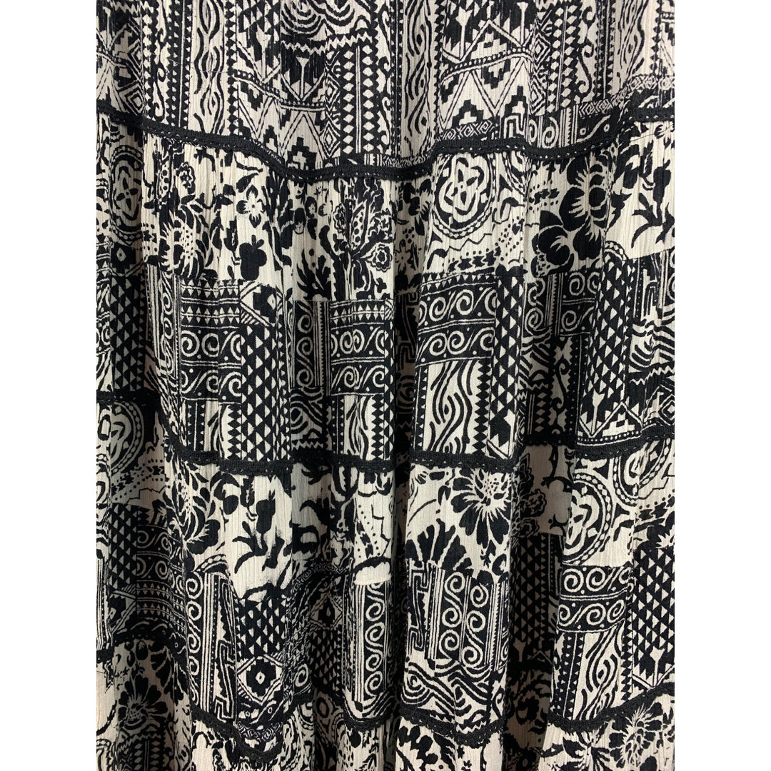 Women’s Dress Barn Size 14/16 Black & White Patterned Skirt