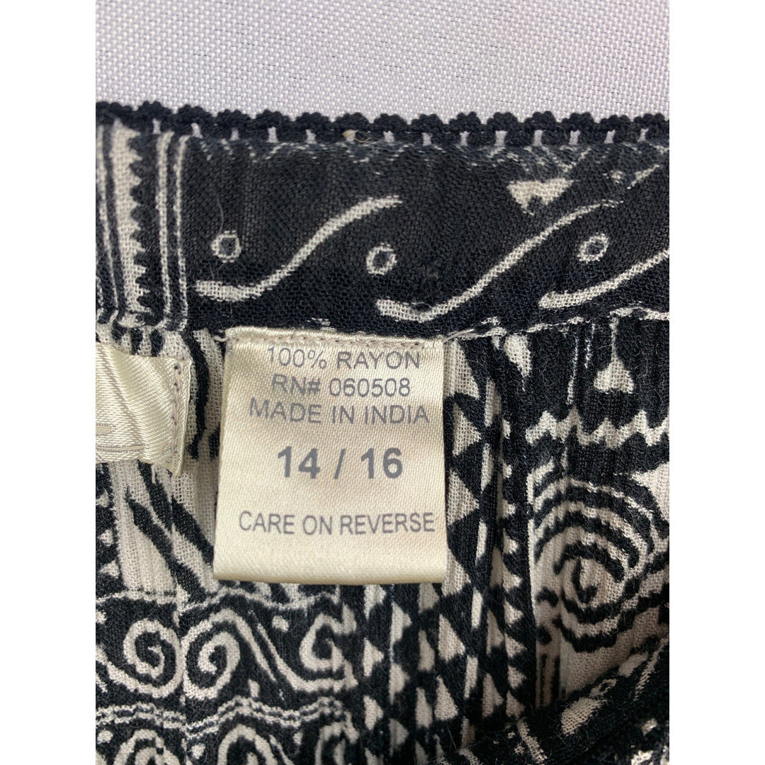 Women’s Dress Barn Size 14/16 Black & White Patterned Skirt