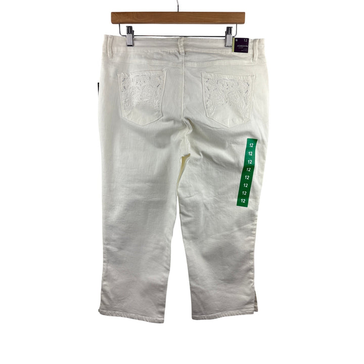 Women’s Gloria Vanderbilt Size 12 White Bedazzled Capri’s