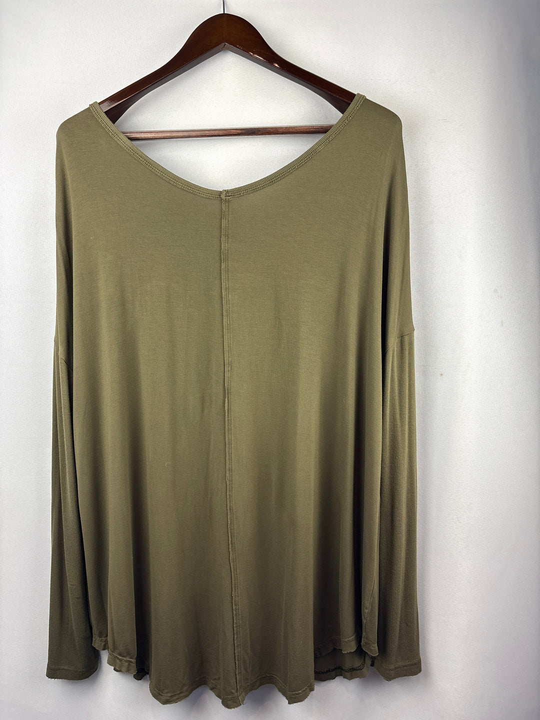 Women’s Free People XL Olive Green Long Sleeve V-Neck Shirt