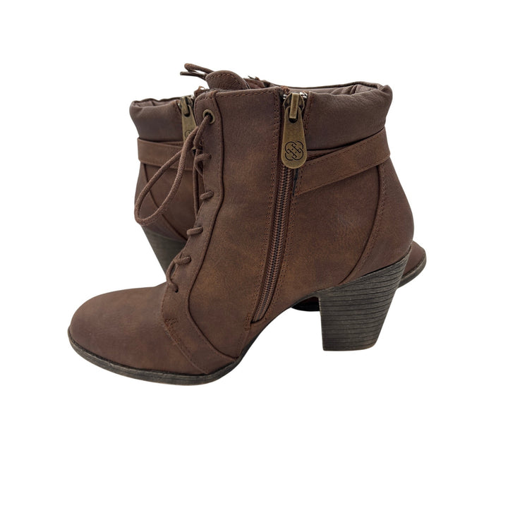Women’s Daisy Fuentes Size 10 Brown Heeled Ankle Boots