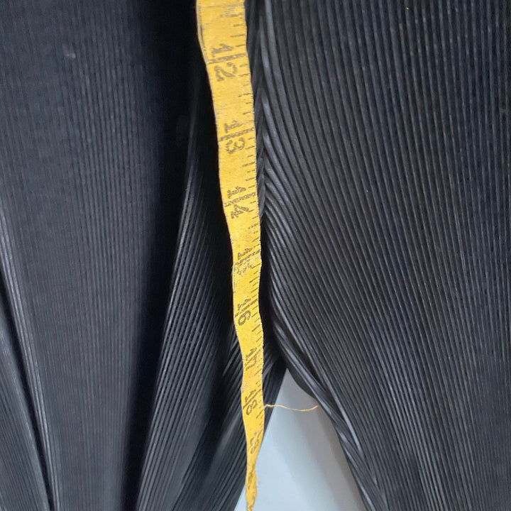 Express Tricot Minimalist Black Trouser Pleated Pull on Pants sz Medium Neutral