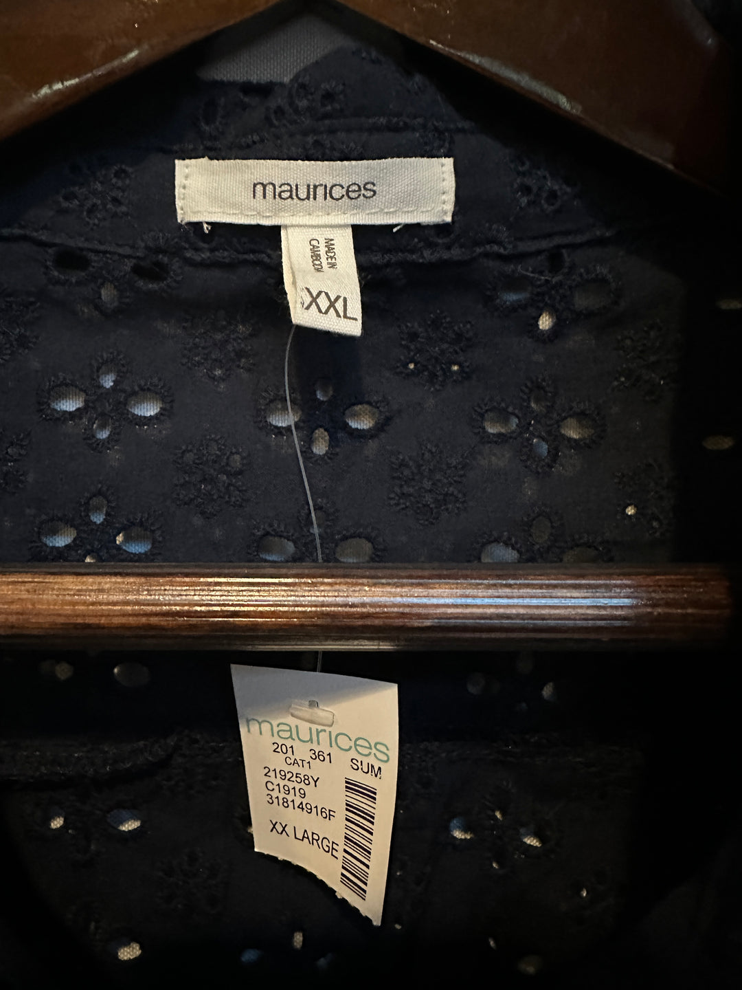 Women’s Maurices Navy Blue Eyelet Button Down Size XXL
