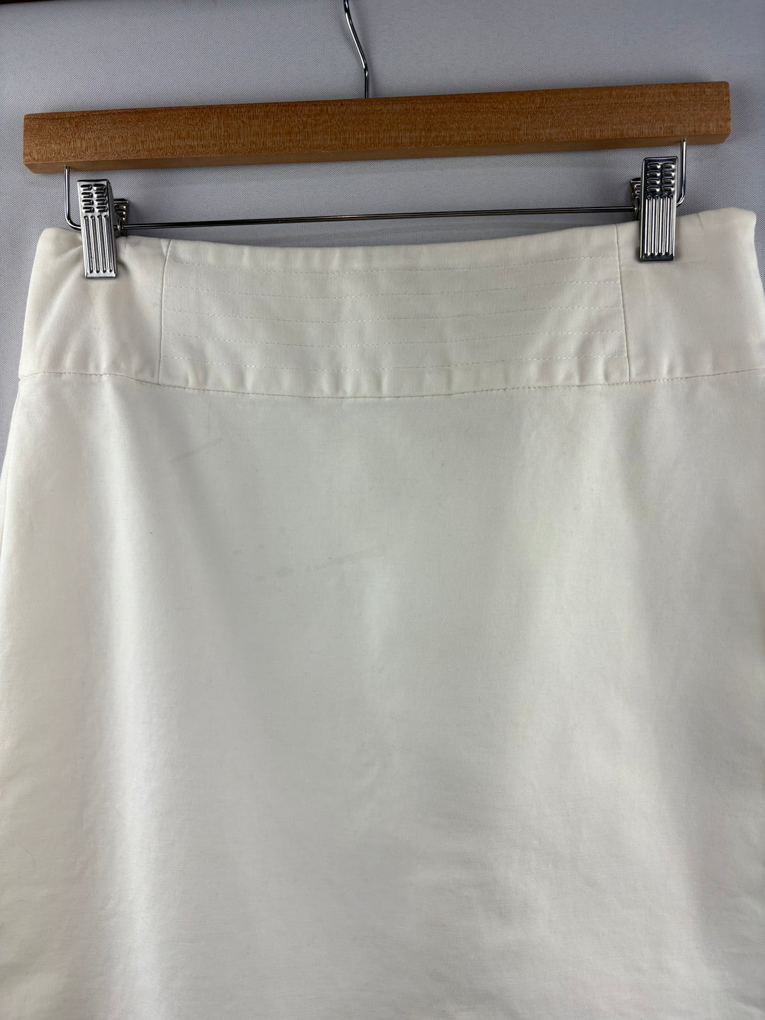 Women’s Banana Republic Size 6 Off White Pencil Skirt
