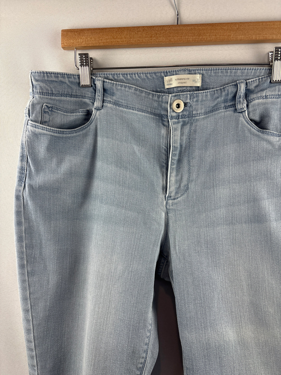 Women’s J.Jill Size 14 Light Washed Blue Denim Capris