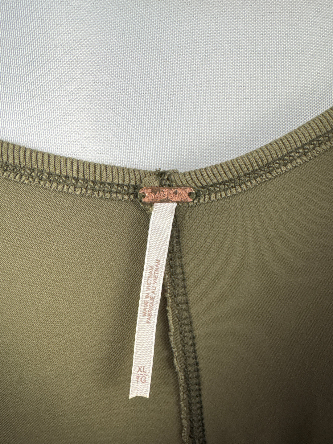 Women’s Free People XL Olive Green Long Sleeve V-Neck Shirt