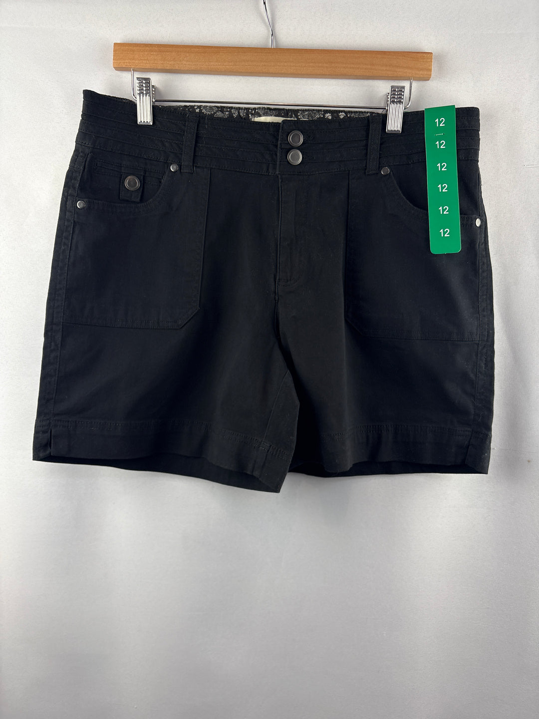 Women’s Dakota Blue Size 12 Black Mid-Rise Denim Shorts