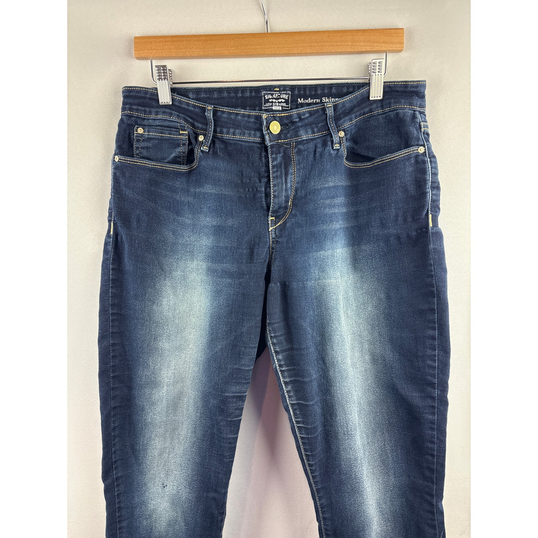 Women’s Levi’s Size 14 Dark Washed Blue Skinny Jeans