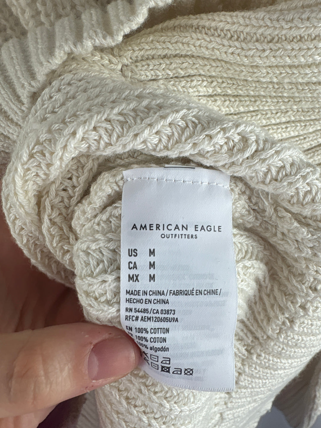 Women’s American Eagle Medium Cream Knit Crewneck Sweater