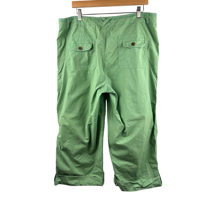Women’s Fresh Produce XXL Leaf Green Cargo Capris