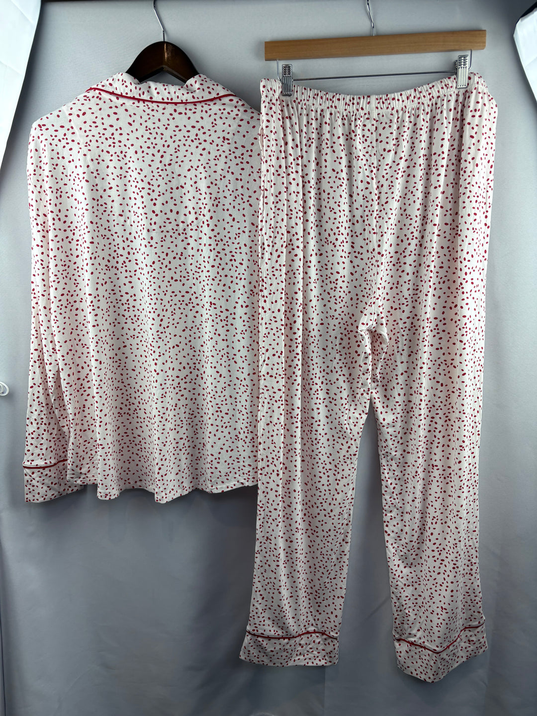 Women’s The Cat’s Pajamas Size 1X White w/ Red Dots PJ Set