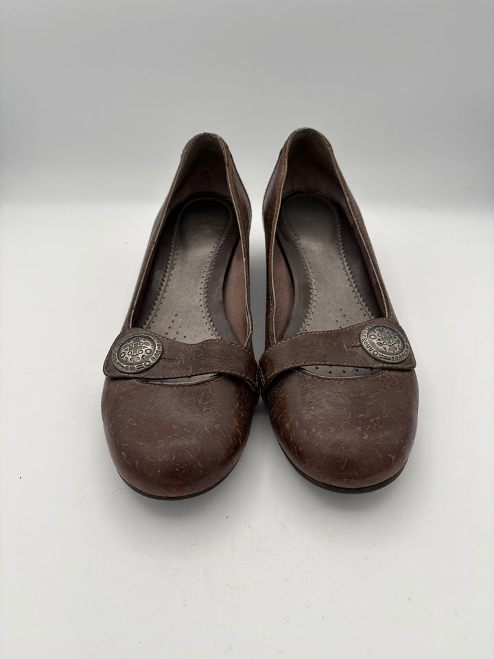 Women’s Clark’s Size 8.5 Brown Leather Kitten Heels