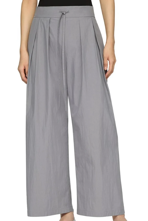 Women’s Lafayette 148 Medium Light Gray Pleated Pull-on Pants