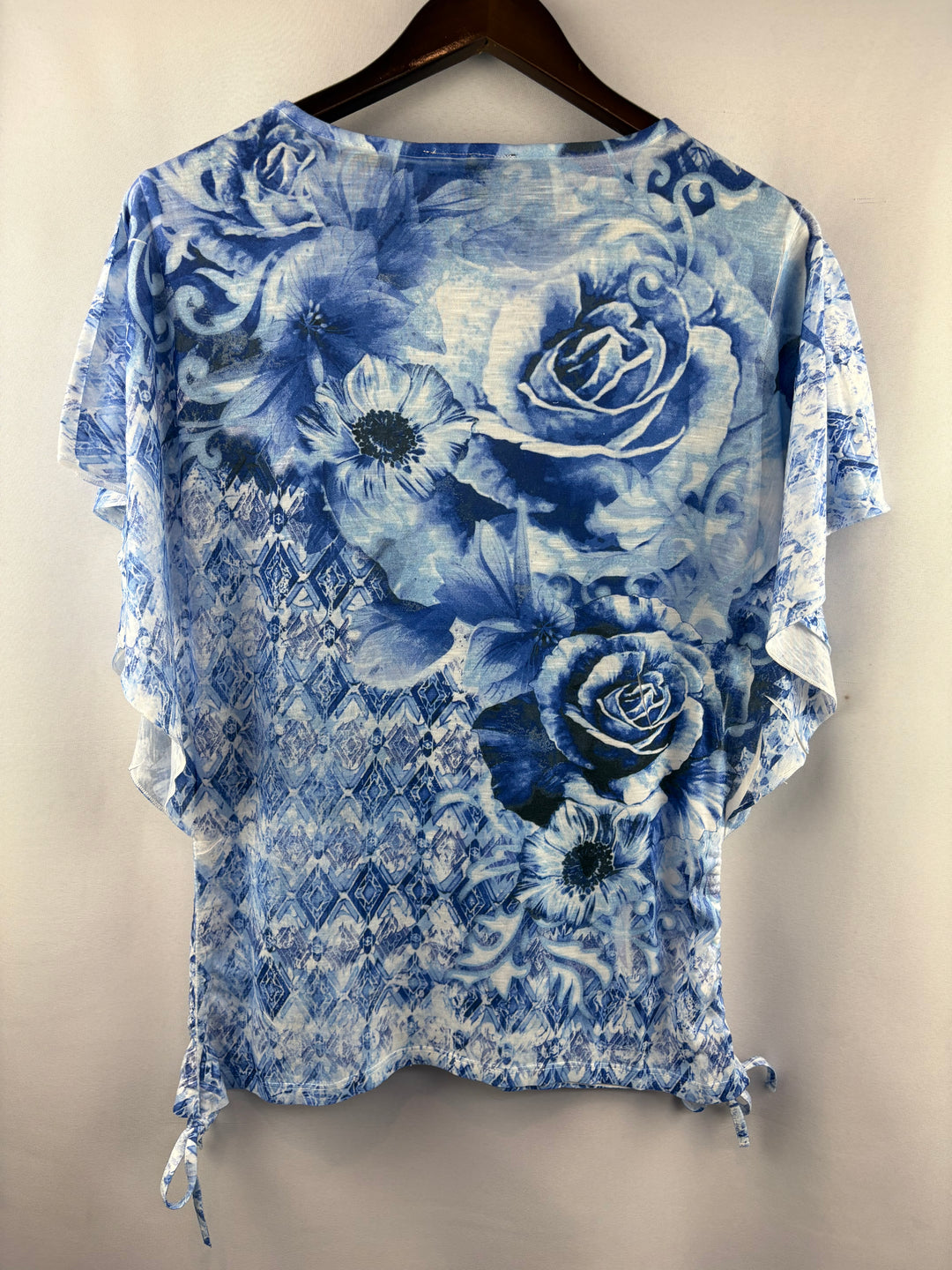 Women’s Style&Co Medium Blue & White Floral Short Sleeve Blouse