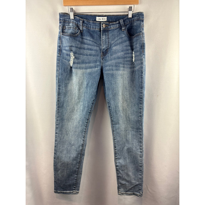 Women’s Luna Nora Size 12 Light Blue Distressed Skinny Jeans
