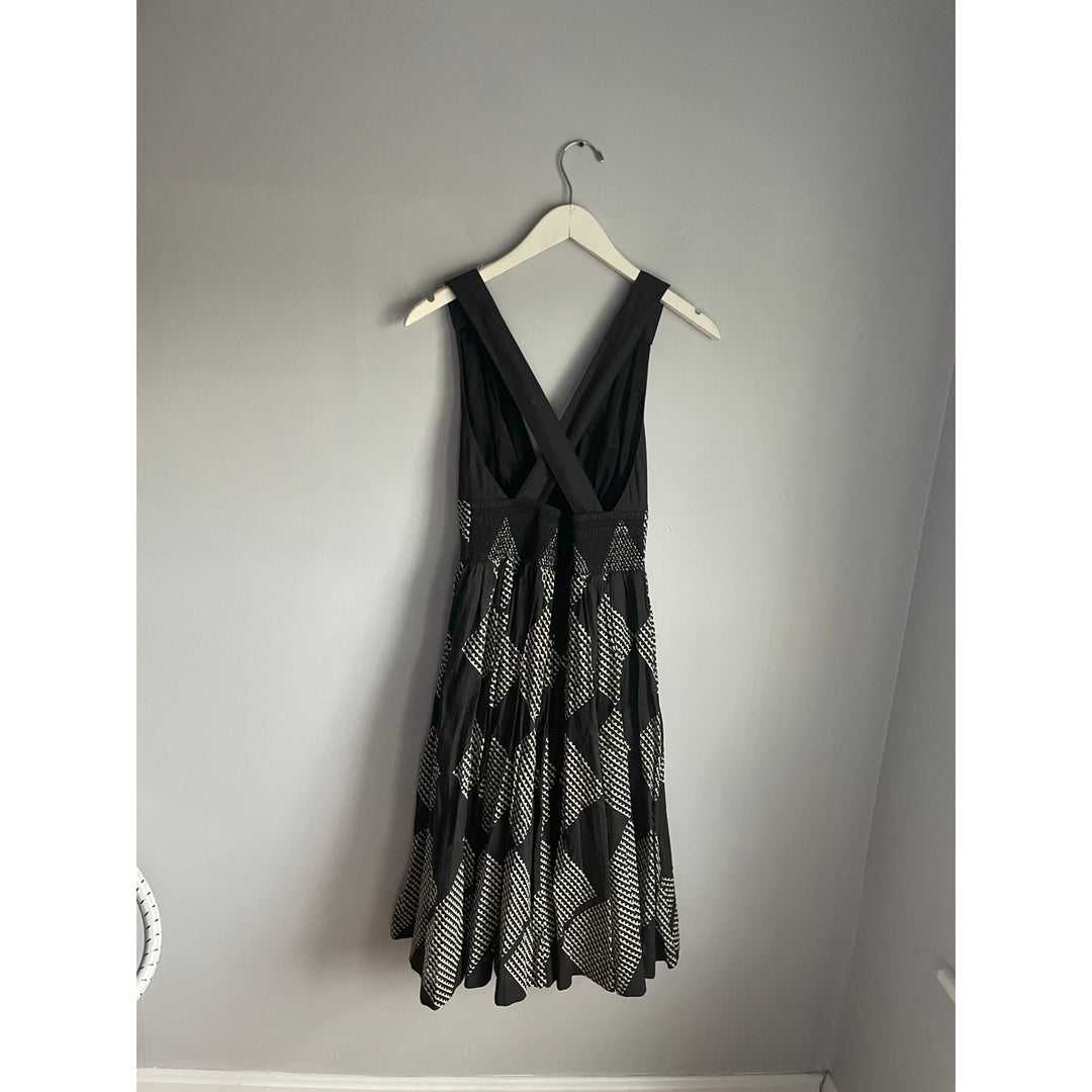 Hope for Flowers by Tracy Reese Black Art to Wear V neck tea dress fit and flare size Small