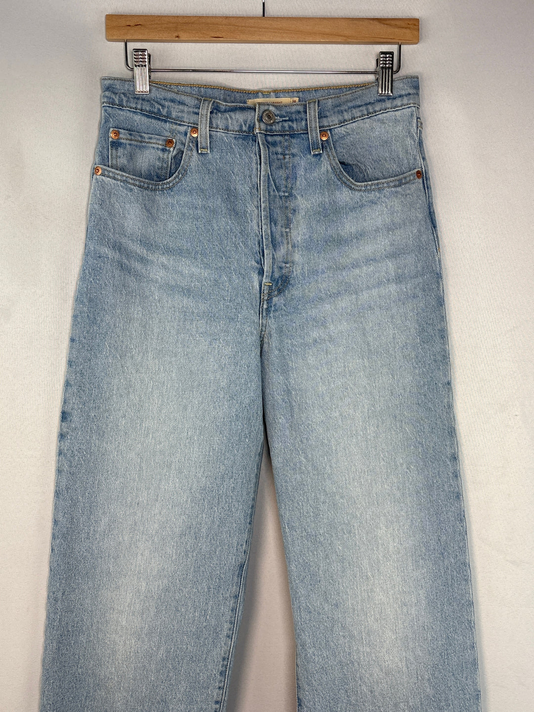 Women Levis Light Blue Straight Leg Jeans Cotton Blend Size 28