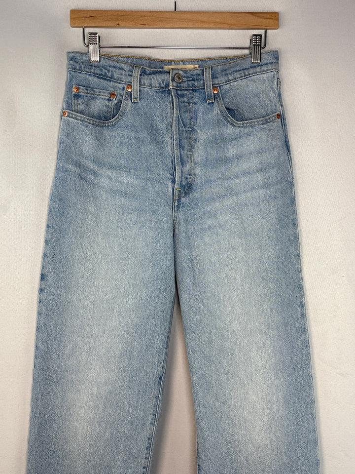 Women Levis Light Blue Straight Leg Jeans Cotton Blend Size 28