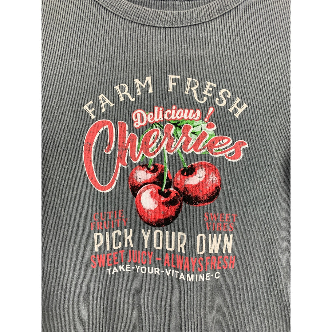 Women’s Social Culture Cherry Graphic Cropped Top Size M