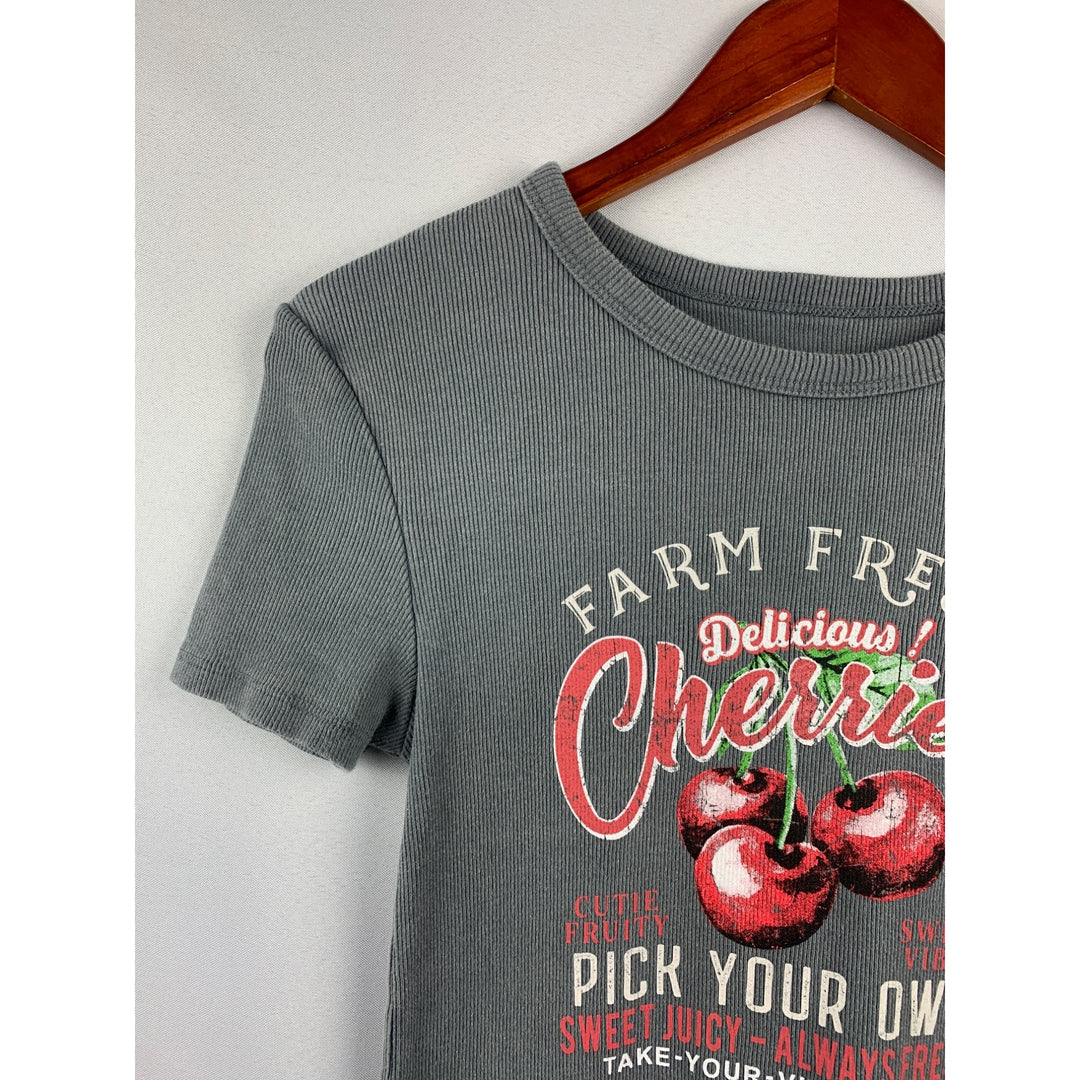 Women’s Social Culture Cherry Graphic Cropped Top Size M