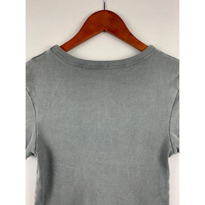 Women’s Social Culture Cherry Graphic Cropped Top Size M
