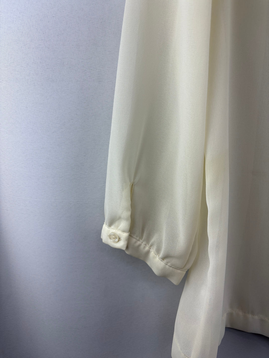 Women’s Lush Medium Cream 3/4 Sleeve Peasant Blouse