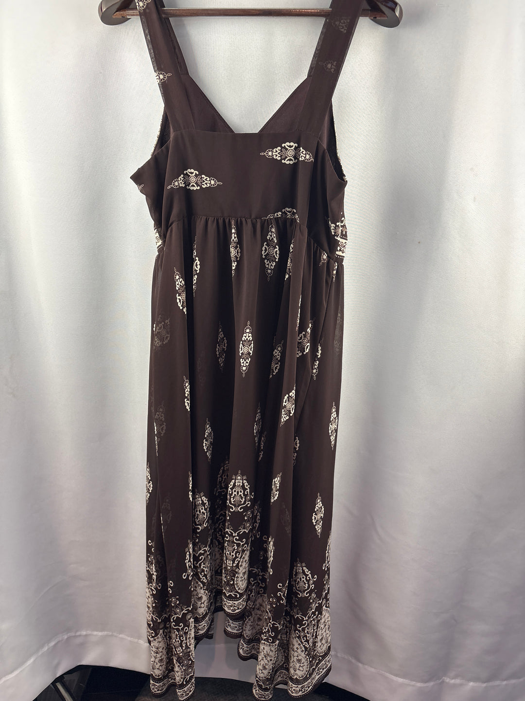Women’s Silhouettes Size 14 Brown Paisley Maxi Dress