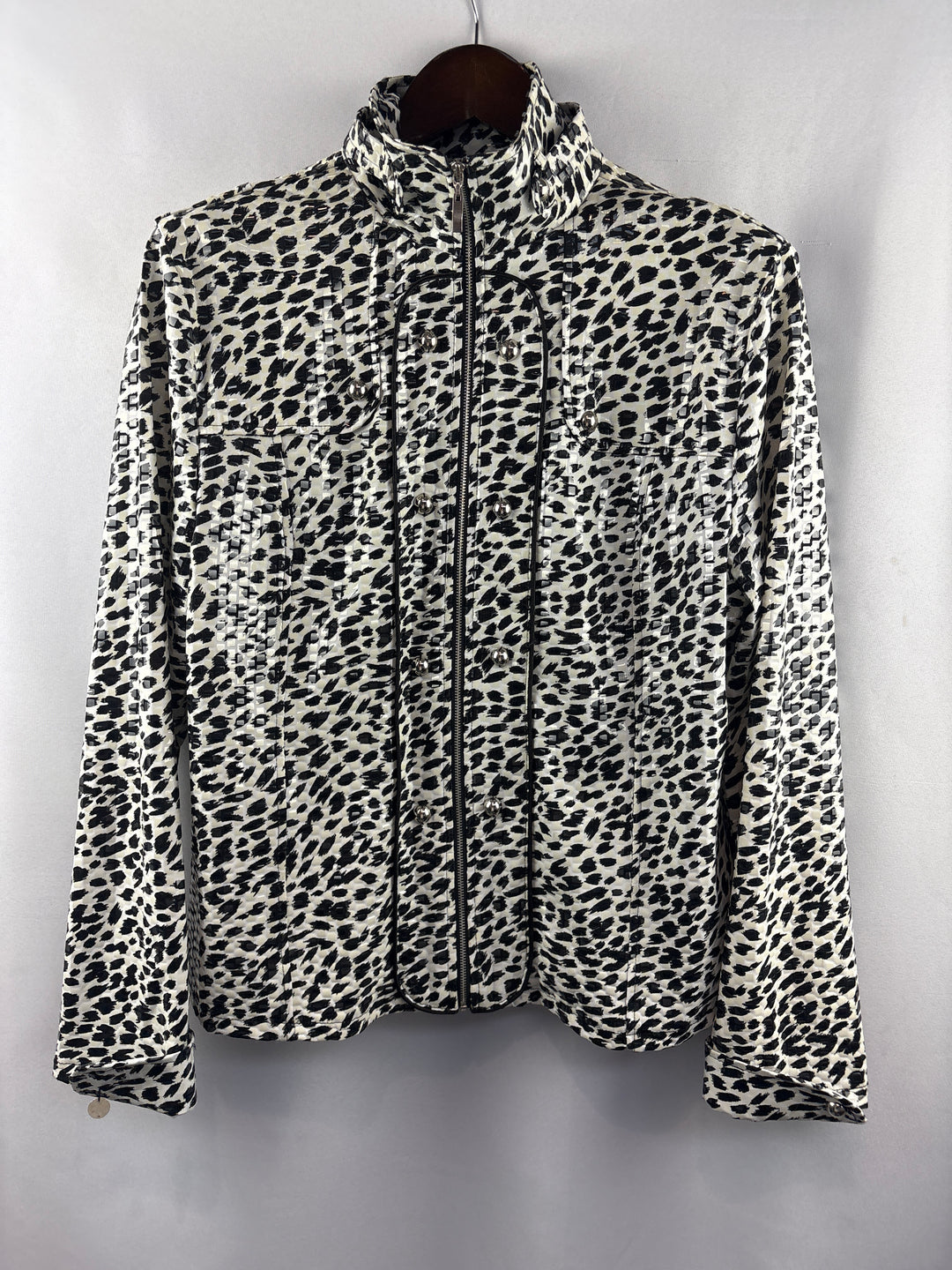 Women’s Lisa International XL White &amp; Black Patterned Jacket
