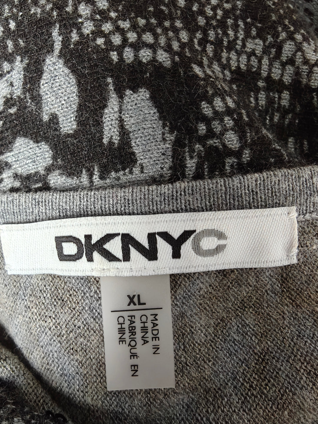 Women DKNYC Sweater Tunic Black Gray Snakeskin Print Size XL