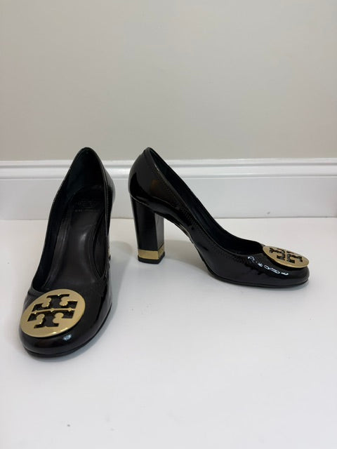 Tory Burch Maddie Patent Leather Pumps Gold Logo Sz 9.5
