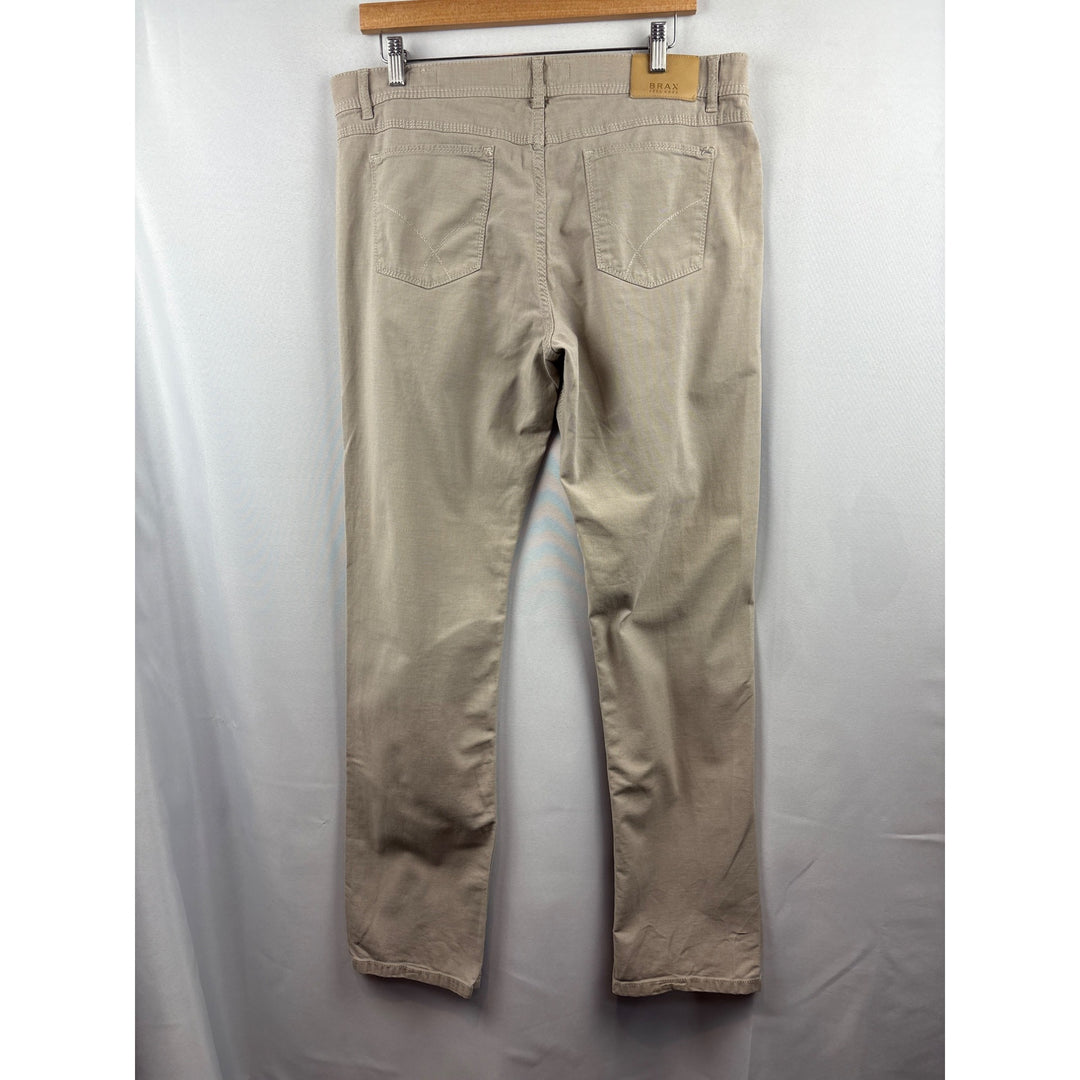 Men’s Brax Feel Good Size 26 Khaki Slacks
