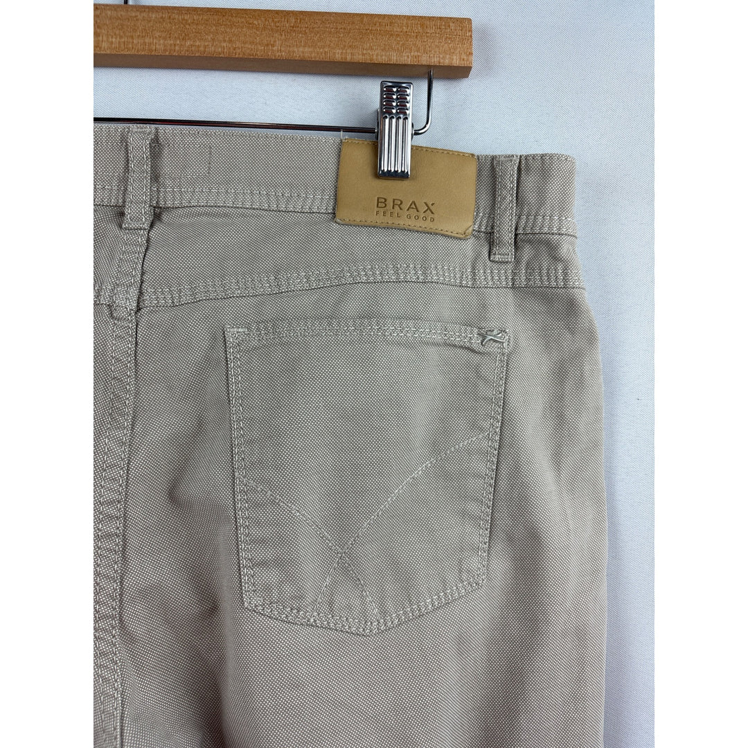 Men’s Brax Feel Good Size 26 Khaki Slacks