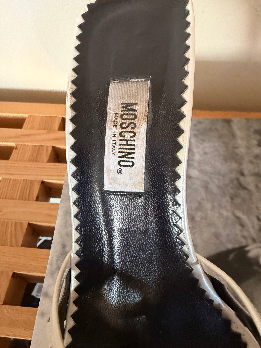 Vintage Moschino White Leather Cutout Slide Sandals Red Stiletto Heels EU 38 Made in Italy