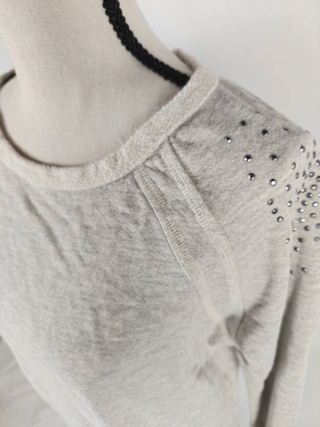 Women’s AQUA Sweatshirt Gray Rhinestone Studded Shoulder Size Medium