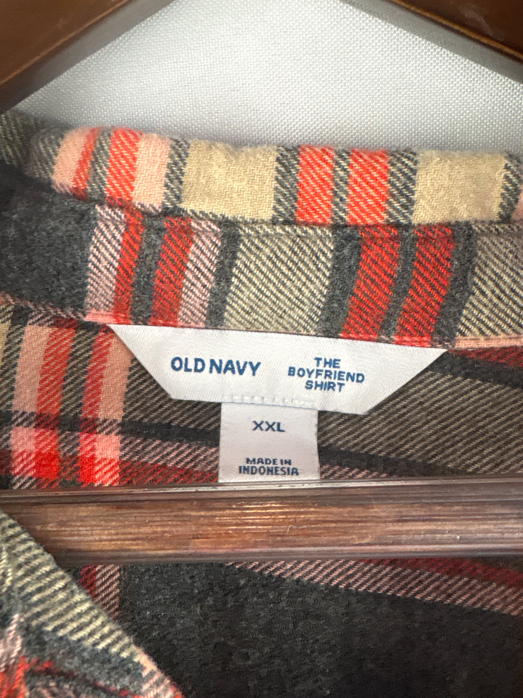 Women’s Old Navy XXL Gray, Red &amp; Tan Flannel Shirt
