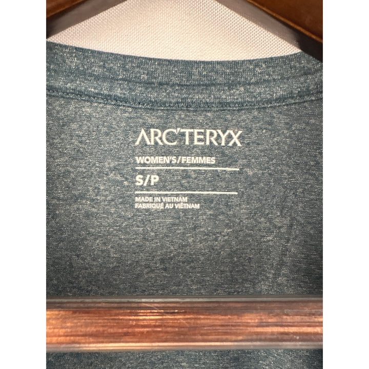 Women’s Arc’Teryx Small Dark Grey Short Sleeve Sports Shirt