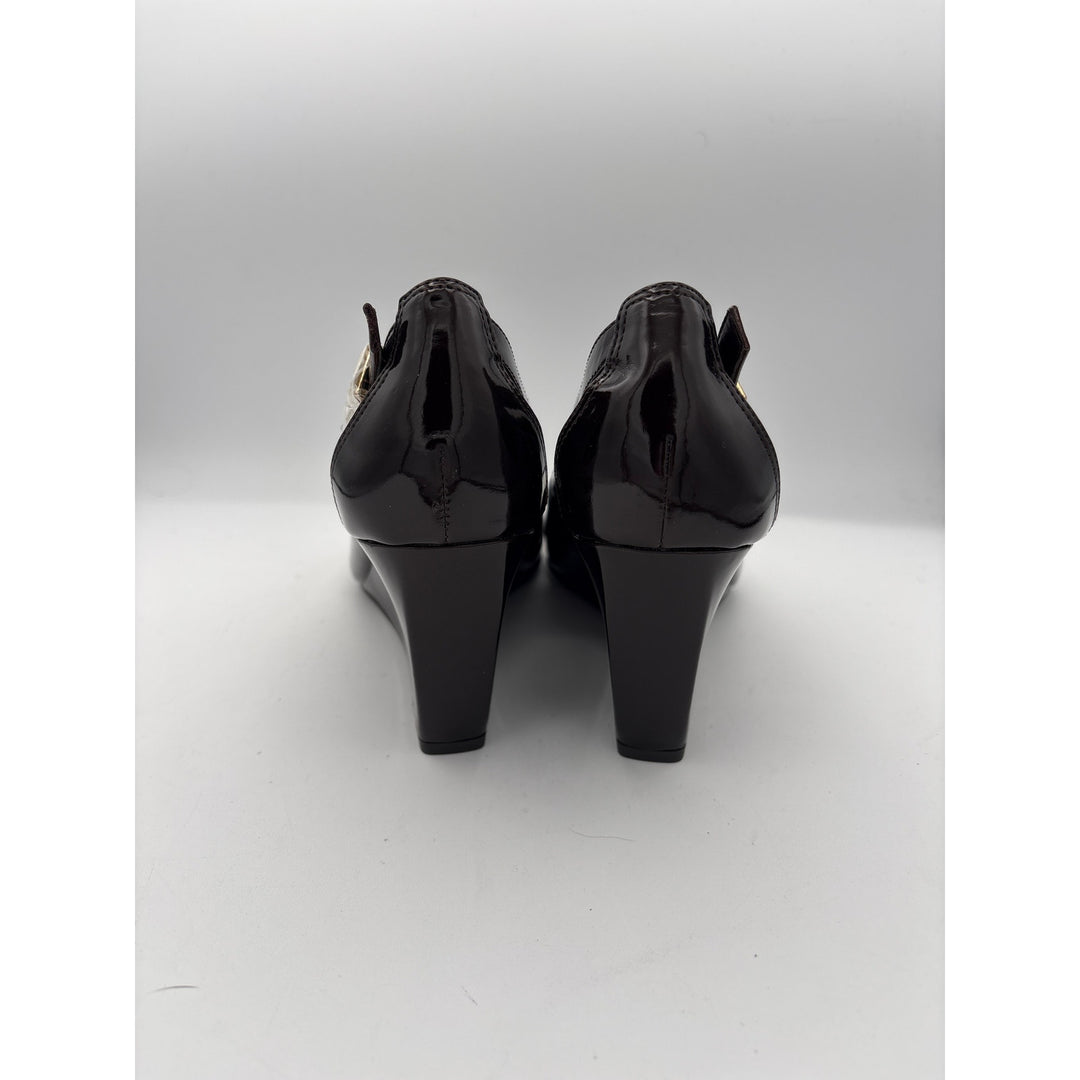 Women’s BCBG Eneration Size 8.5 Dark Red Brown Shimmery Patent Leather Wedges